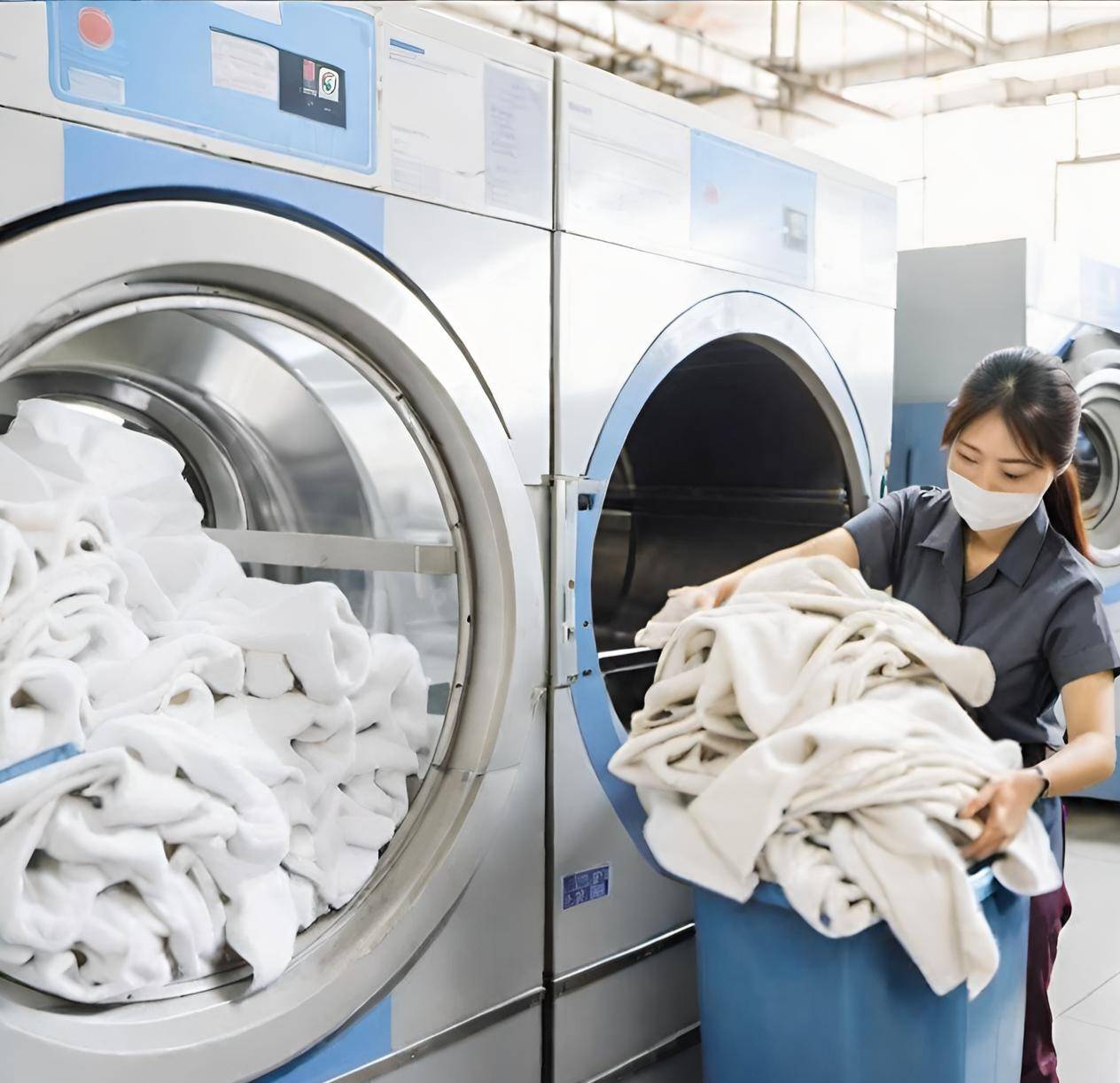 เครื่องซักอุตสาหกรรม และทีมงาน